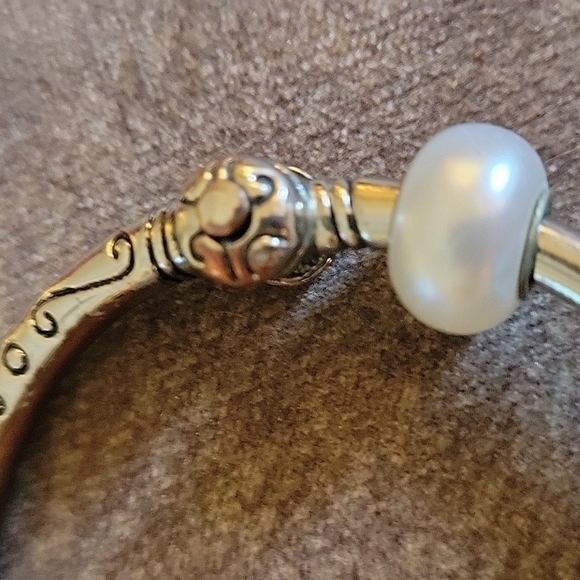 BELLA PERLINA Metal Lampwork Pearl Beaded Magnetic Clamper Bracelet FLAWED - Picture 8 of 9